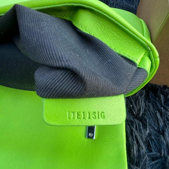 BURBERRY Small Lola Shoulder Chain Bag green - Picture 11 of 12